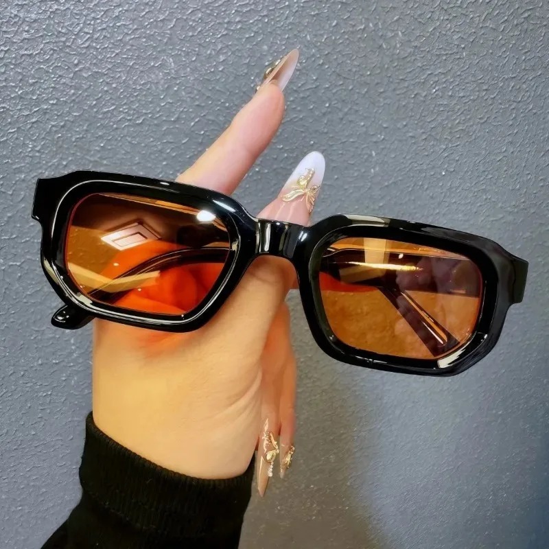 Kacamata Hitam Vintage Fashion - Vintage Fashion Female ulasan dan harga