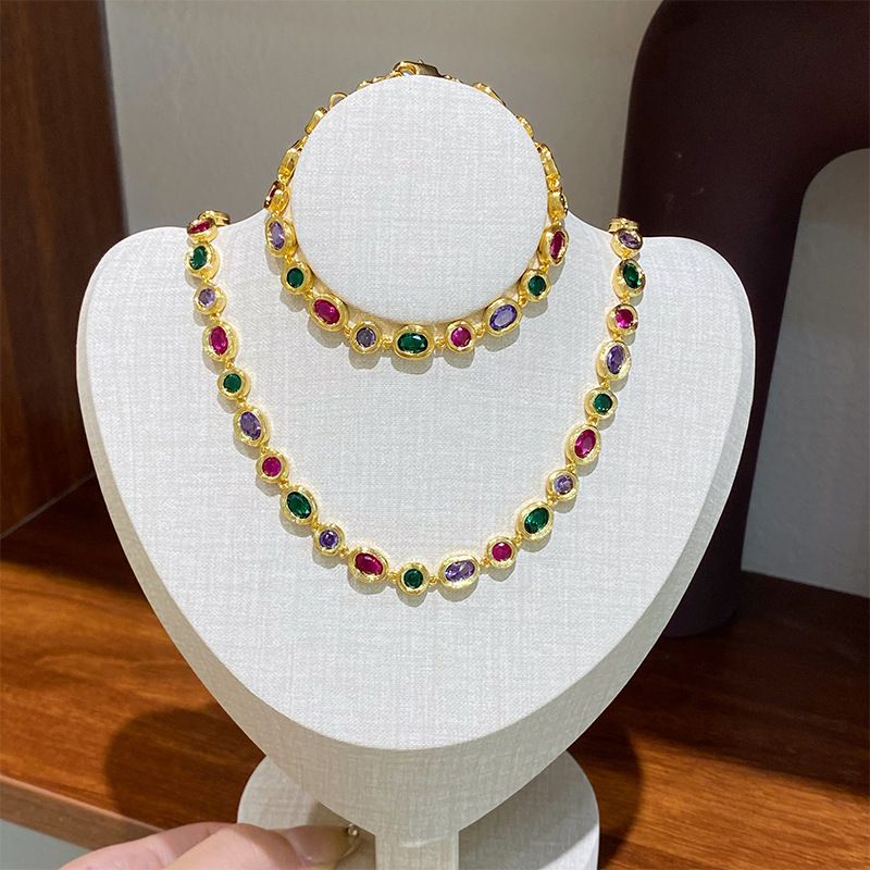 Set perhiasan kalung, anting,  - Vintage Fashion Tiktok ulasan dan harga