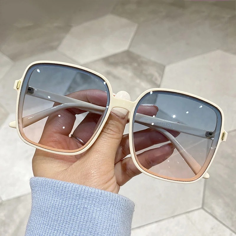Kacamata Hitam Vintage Oversiz - Vintage Fashion Female ulasan dan harga