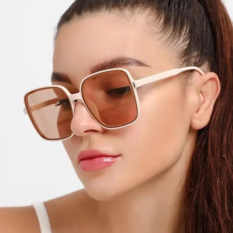 Kacamata Hitam Vintage Oversiz - Vintage Fashion Female ulasan dan harga