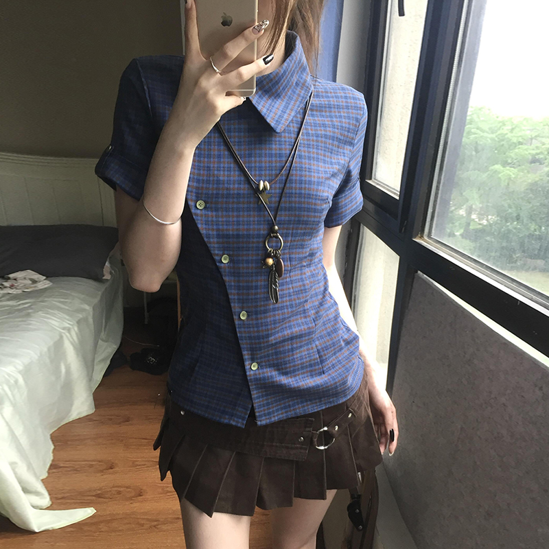Kemeja Lengan Pendek Crop Kota - Vintage Fashion Tiktok ulasan dan harga