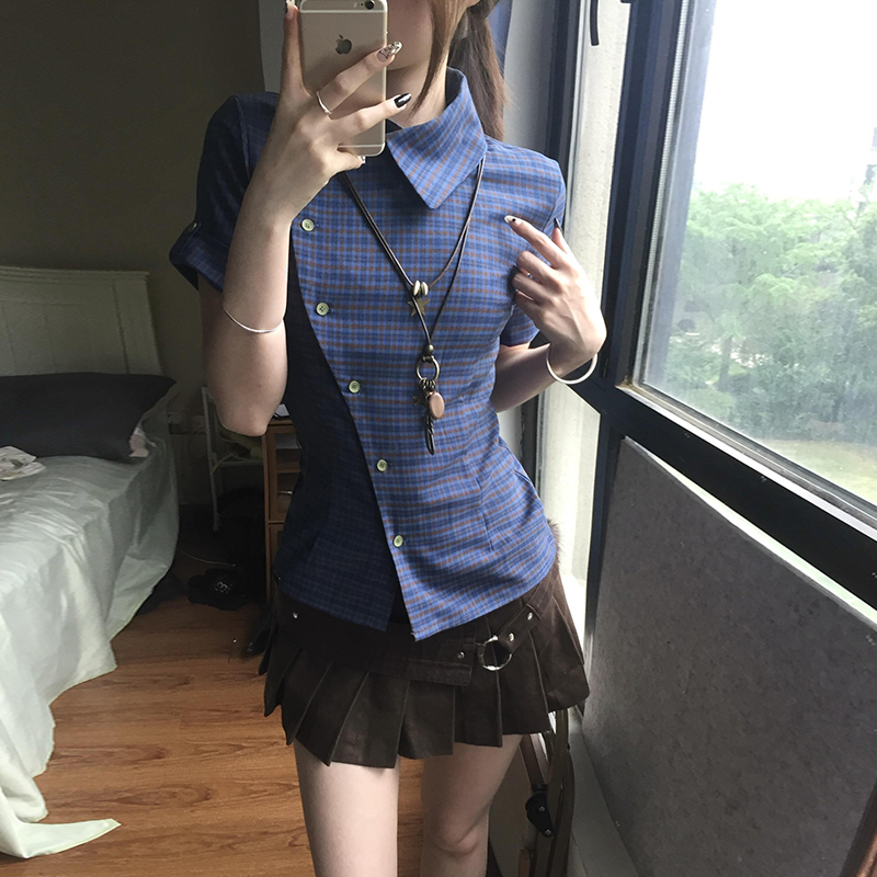 Kemeja Lengan Pendek Crop Kota - Vintage Fashion Tiktok ulasan dan harga
