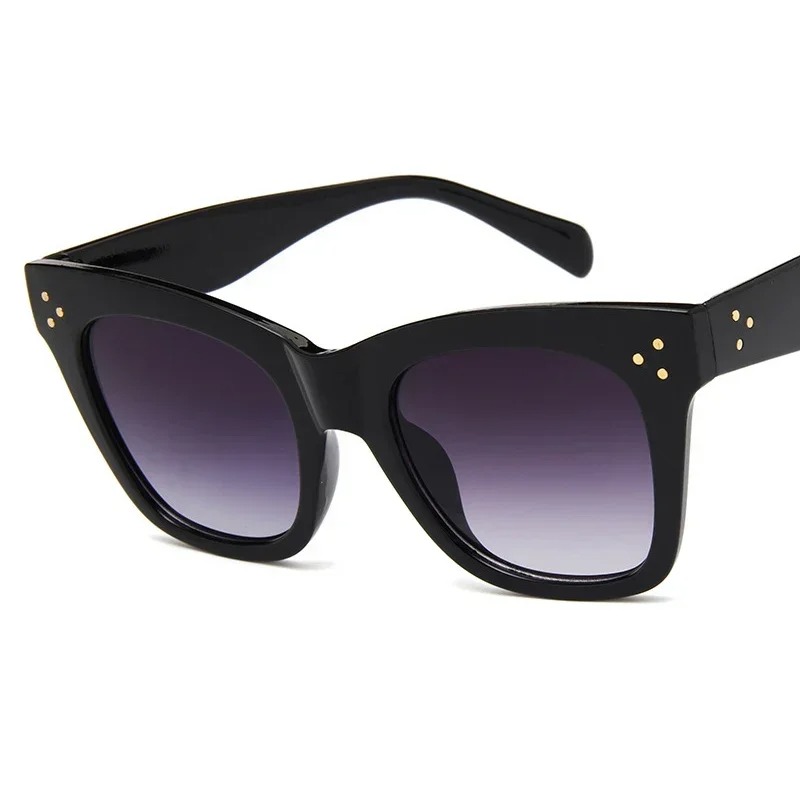Kacamata Hitam Retro Persegi W - Vintage Fashion Female ulasan dan harga