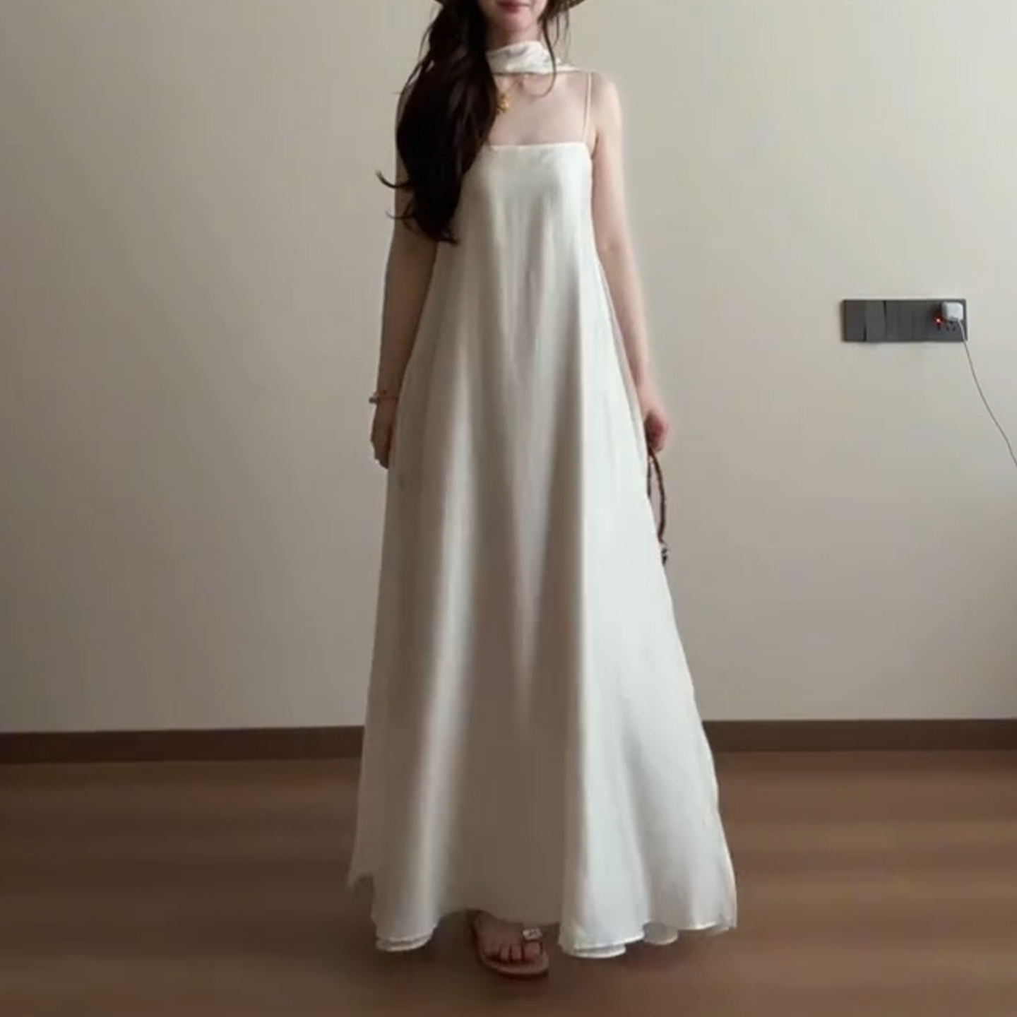 Gaun Maxi Tali Spaghetti Putih - Vintage Fashion Tiktok ulasan dan harga